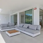 Hillside Flat With Pool By Costarentals - Ref M49 Marbellac