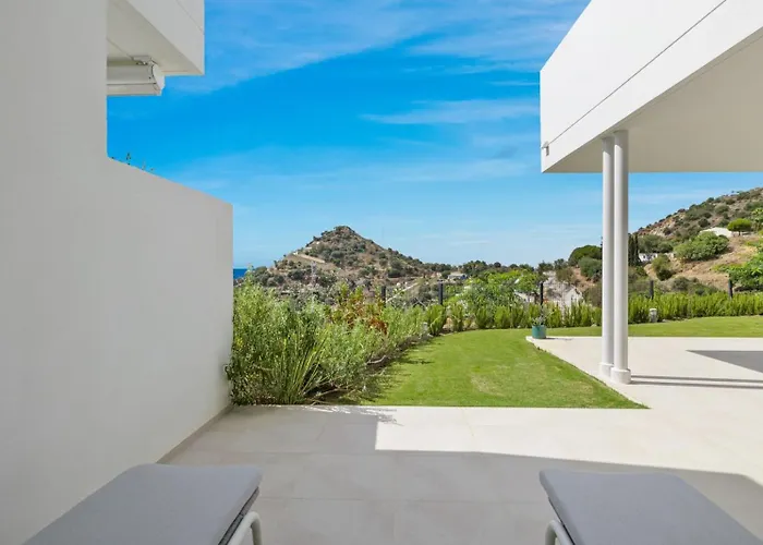 Hillside Flat With Pool By Costarentals - Ref M49