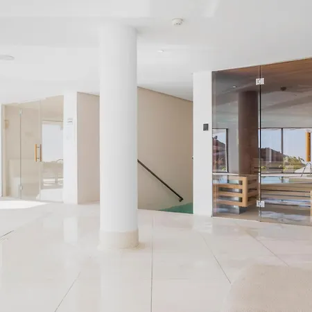 Апартаменты Hillside Flat With Pool By Costarentals - Ref M49 *